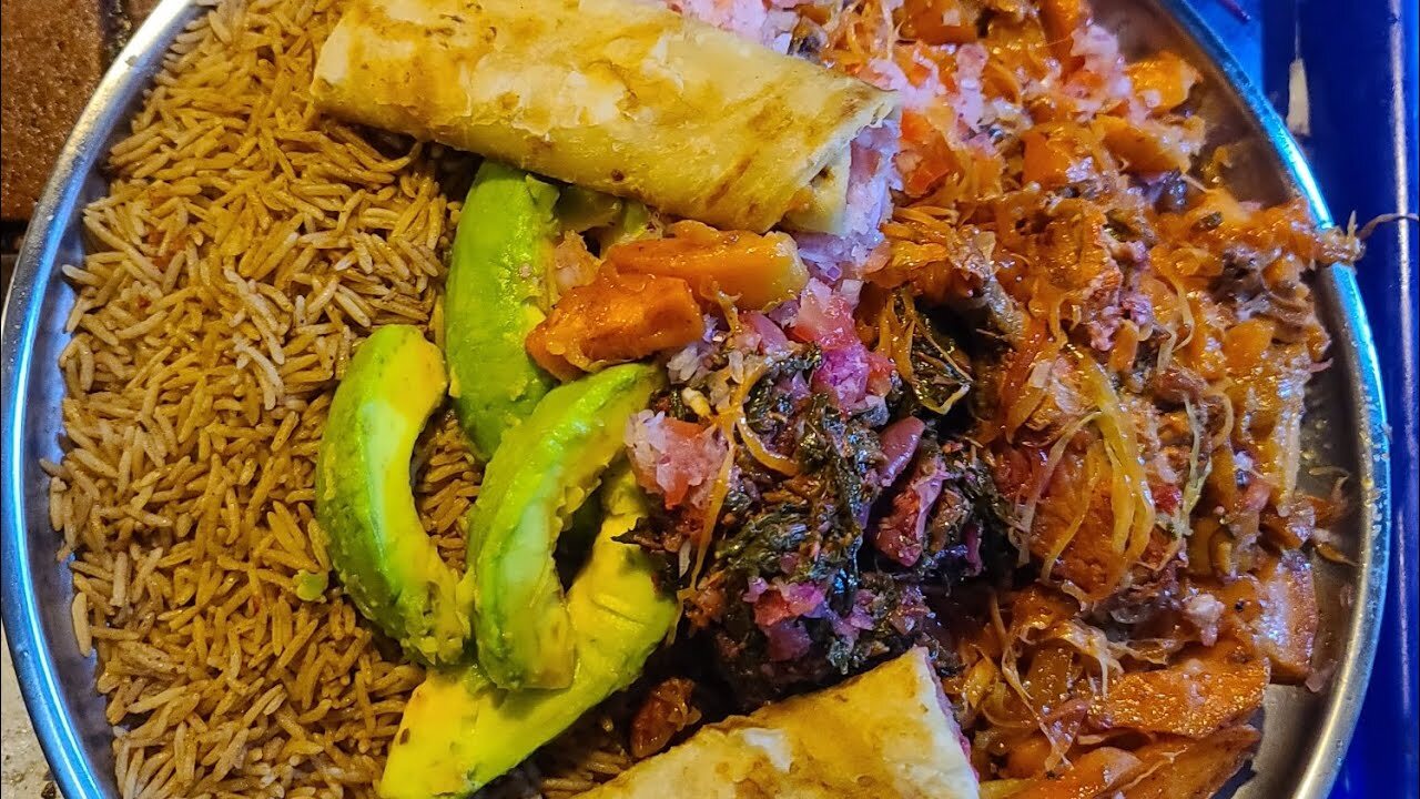 Authentic Ugandan Local Food & Luwombo Feast